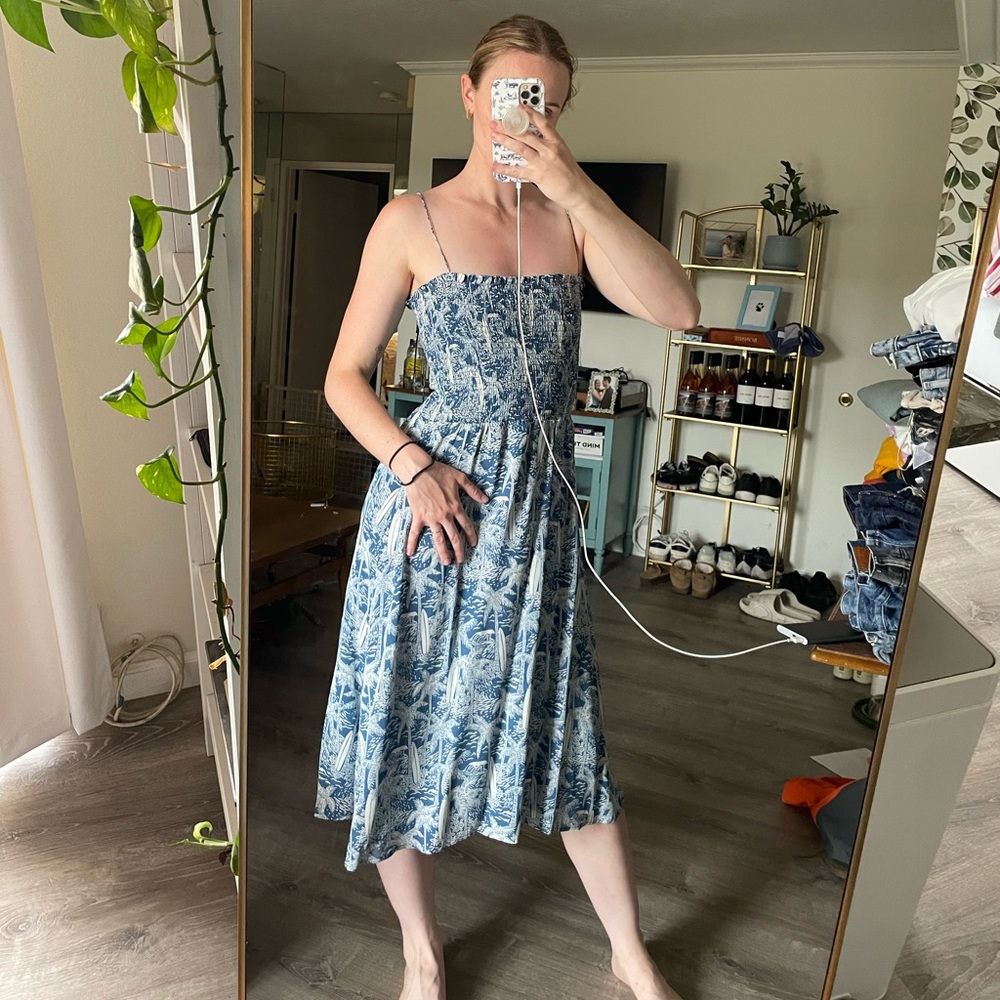 Reformation Sable Dress in color Bali. Size M.
